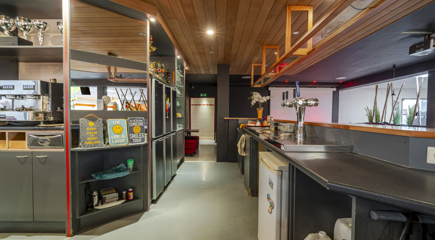 Gebouw voor gemengd gebruik te koop in Molenbeek-Sint-Jan
