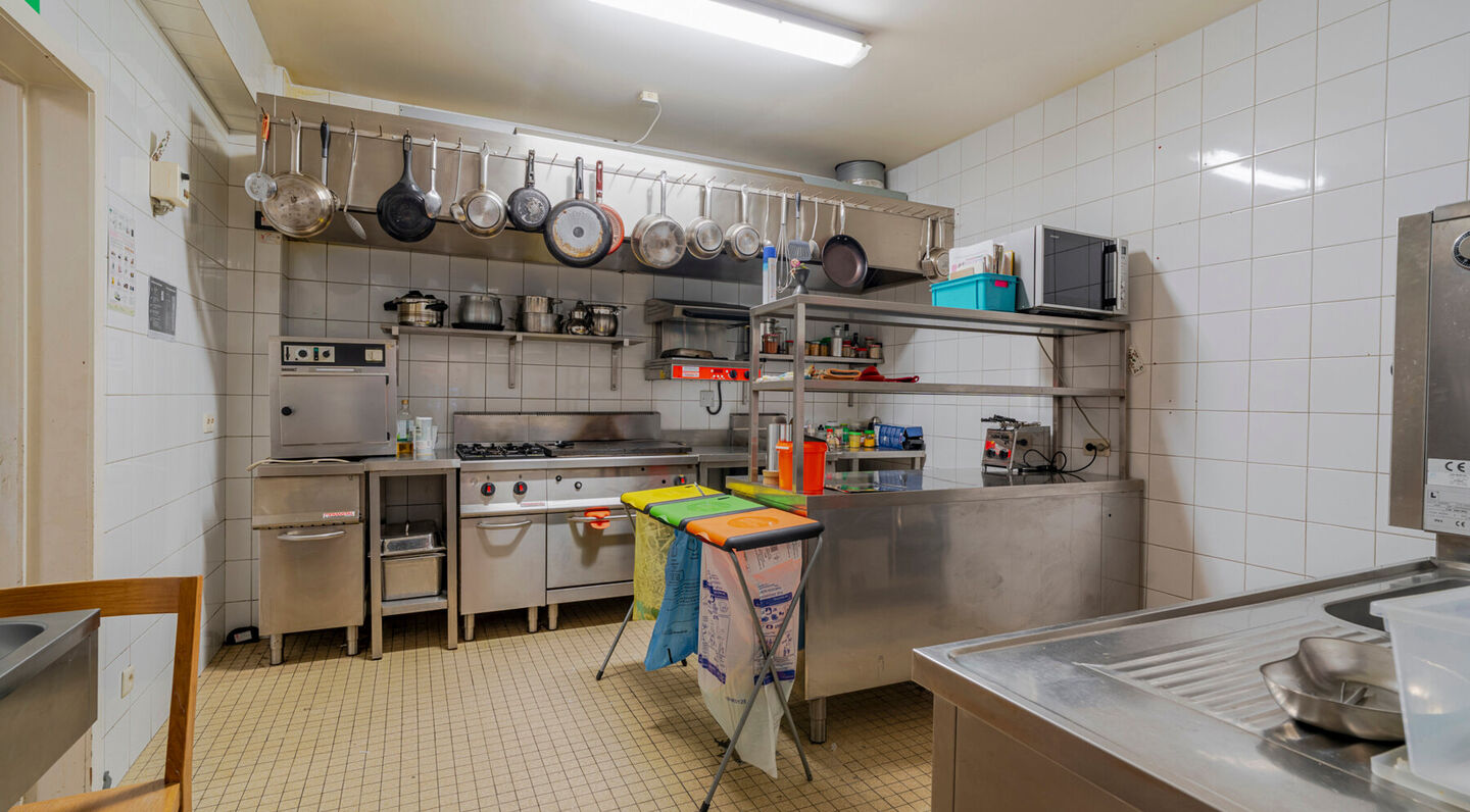 Gebouw voor gemengd gebruik te koop in Molenbeek-Sint-Jan