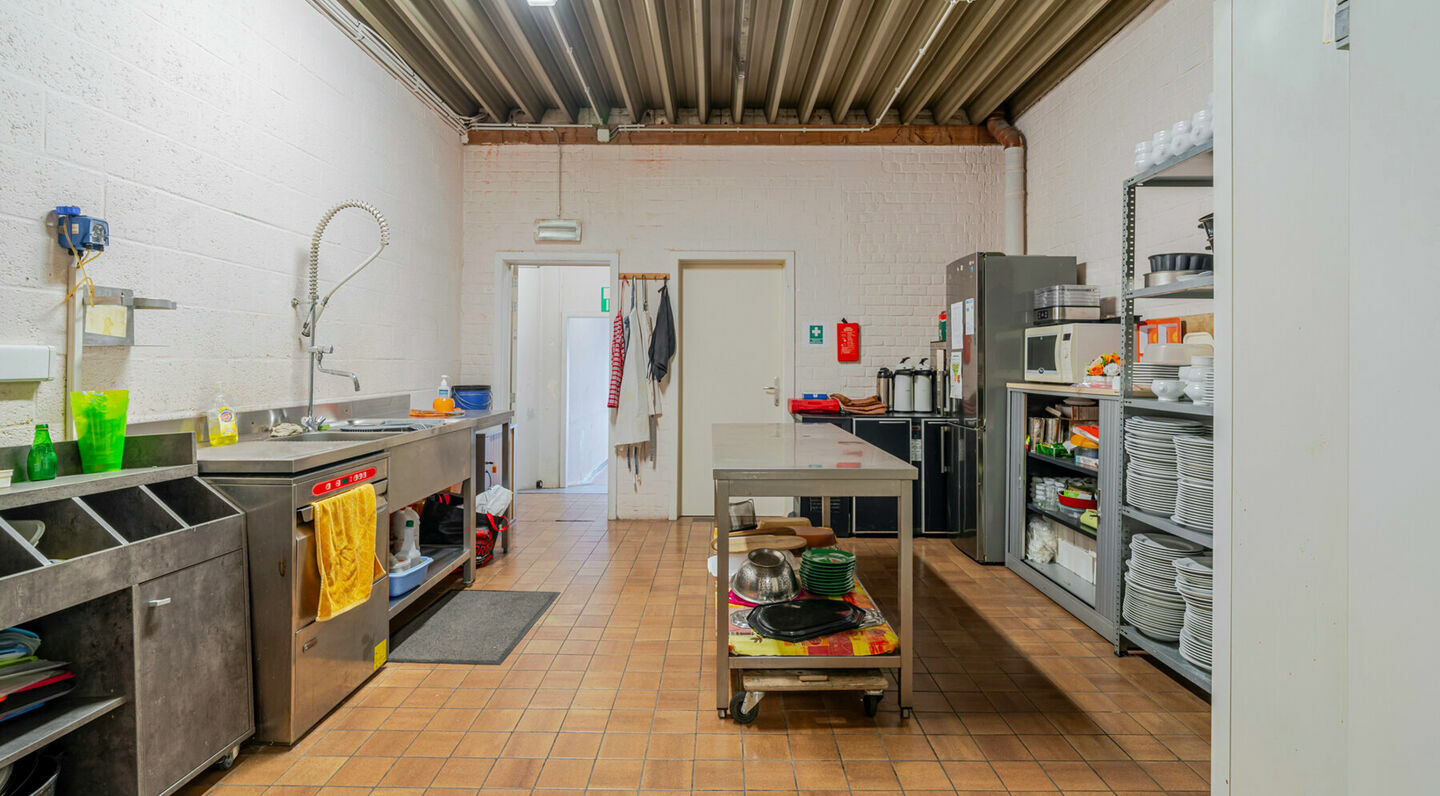 Immeuble &agrave; usage multiple &agrave; vendre &agrave; Molenbeek-Sint-Jan