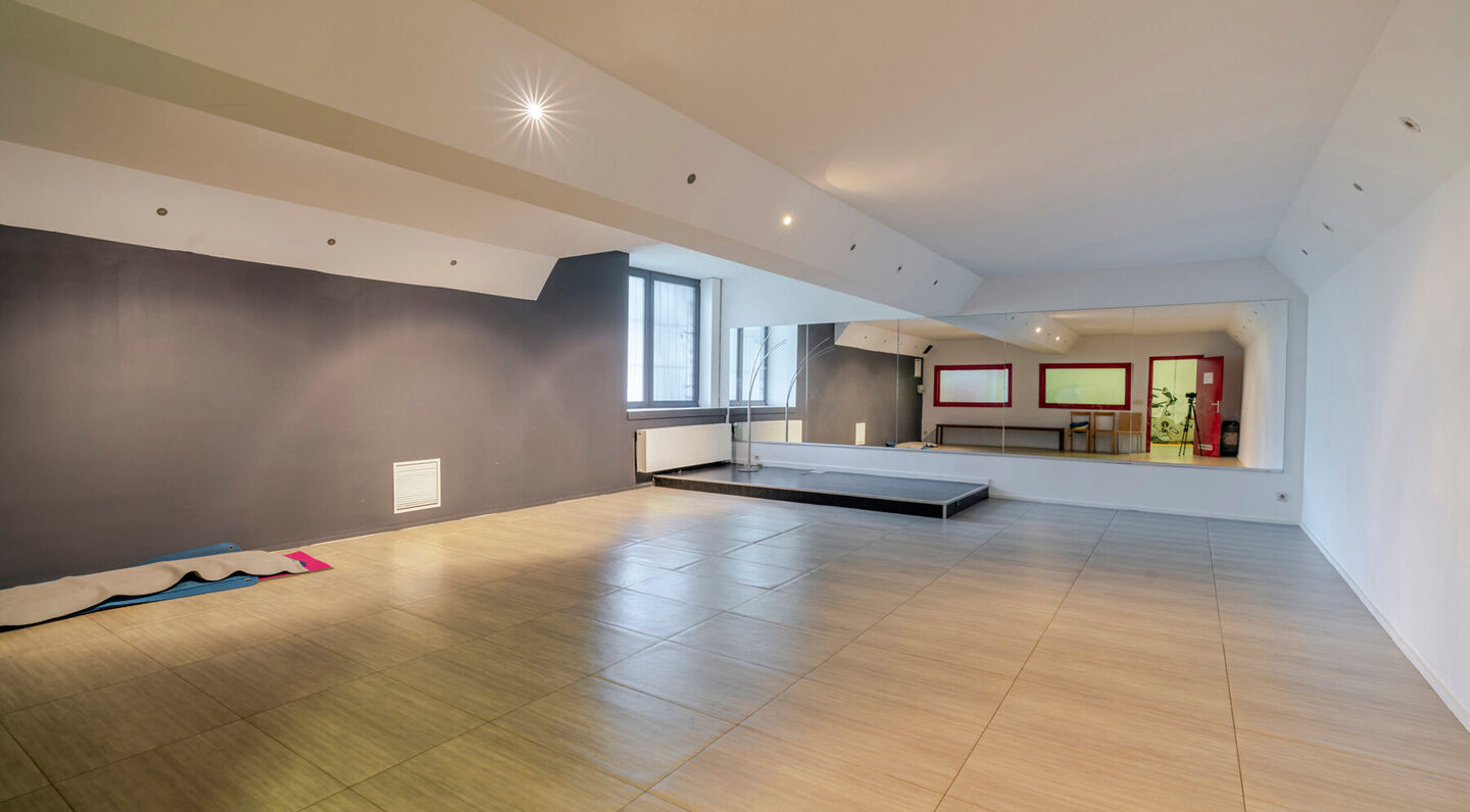 Multi-purpose building for sale in Molenbeek-Sint-Jan