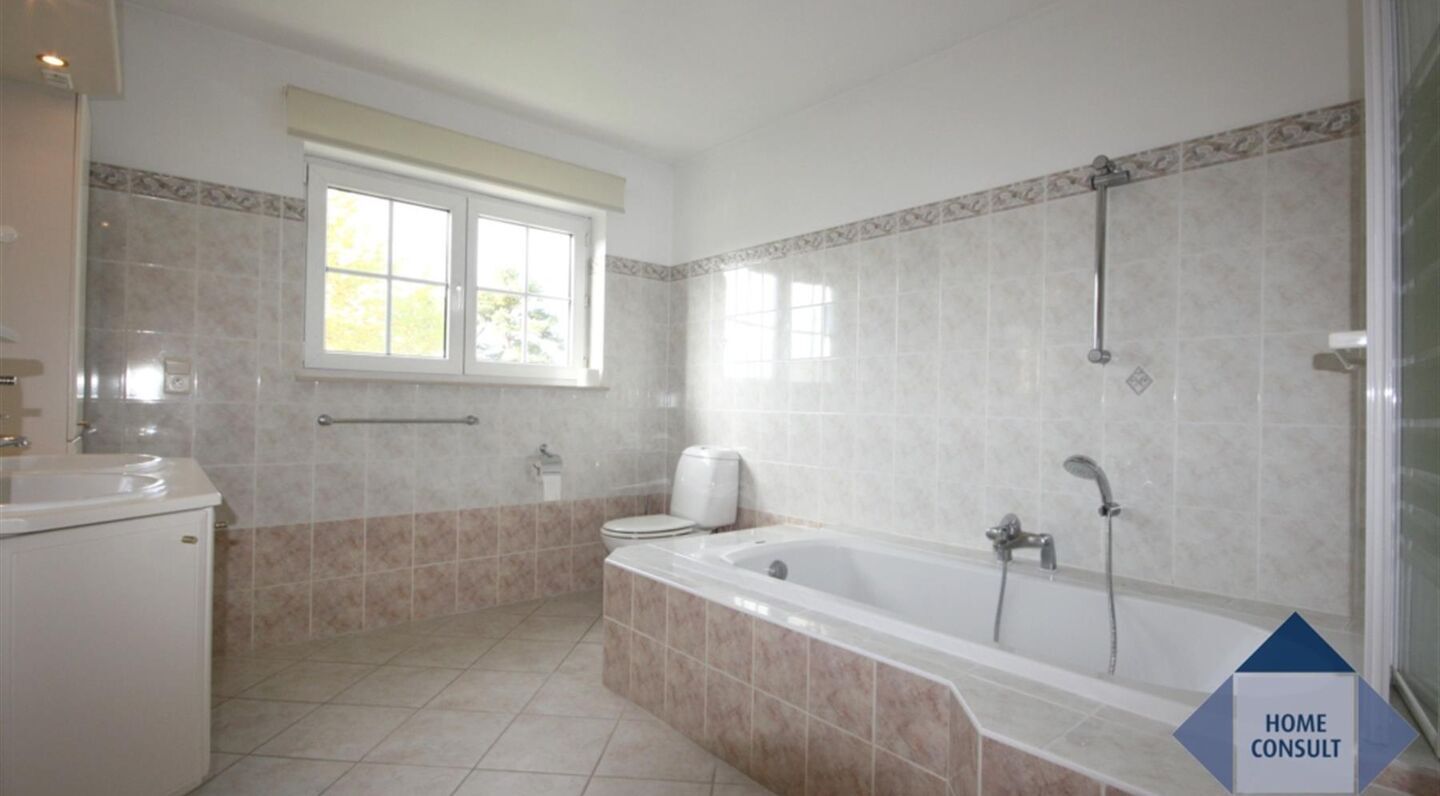 Villa for rent in Overijse