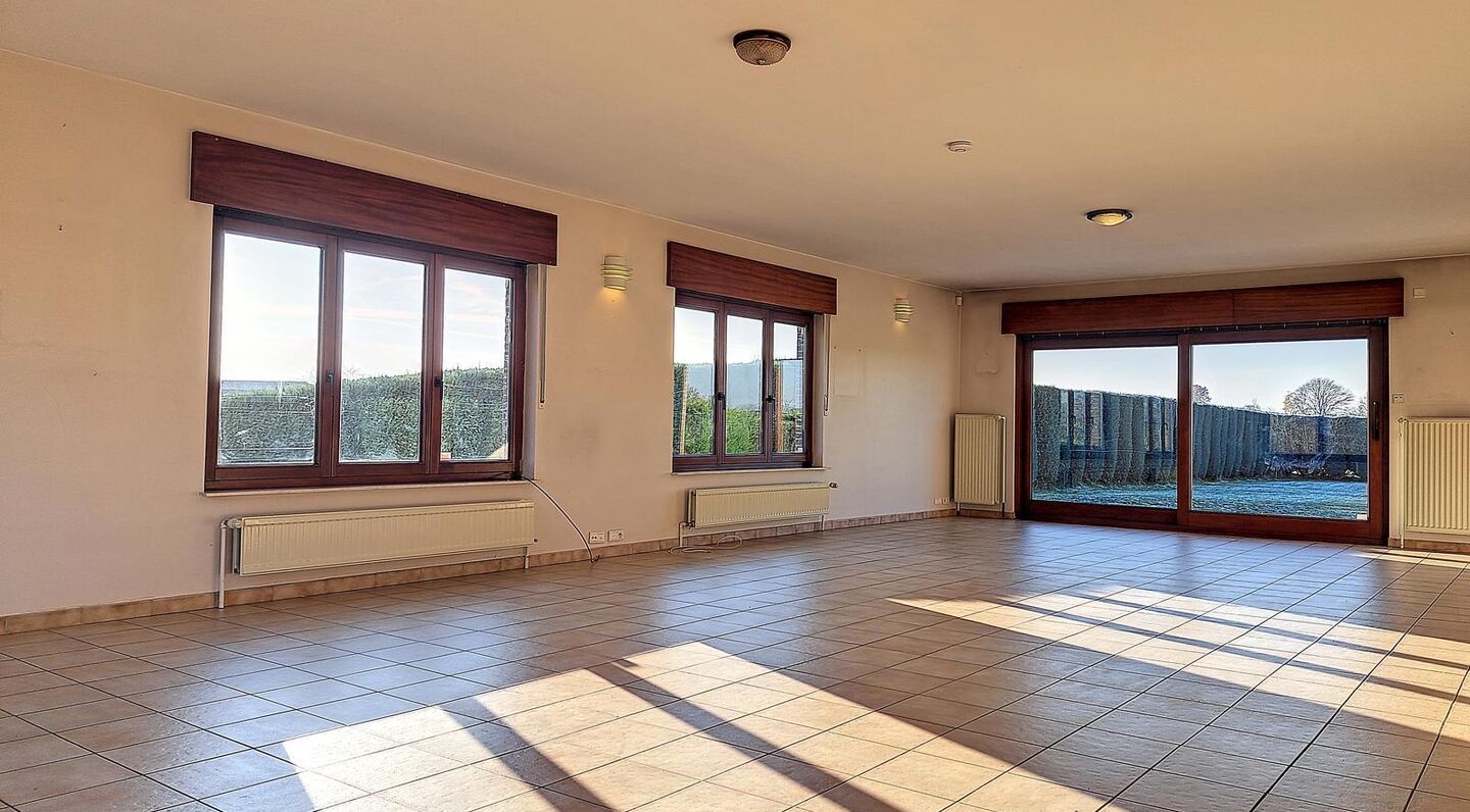 Villa for rent in Sterrebeek