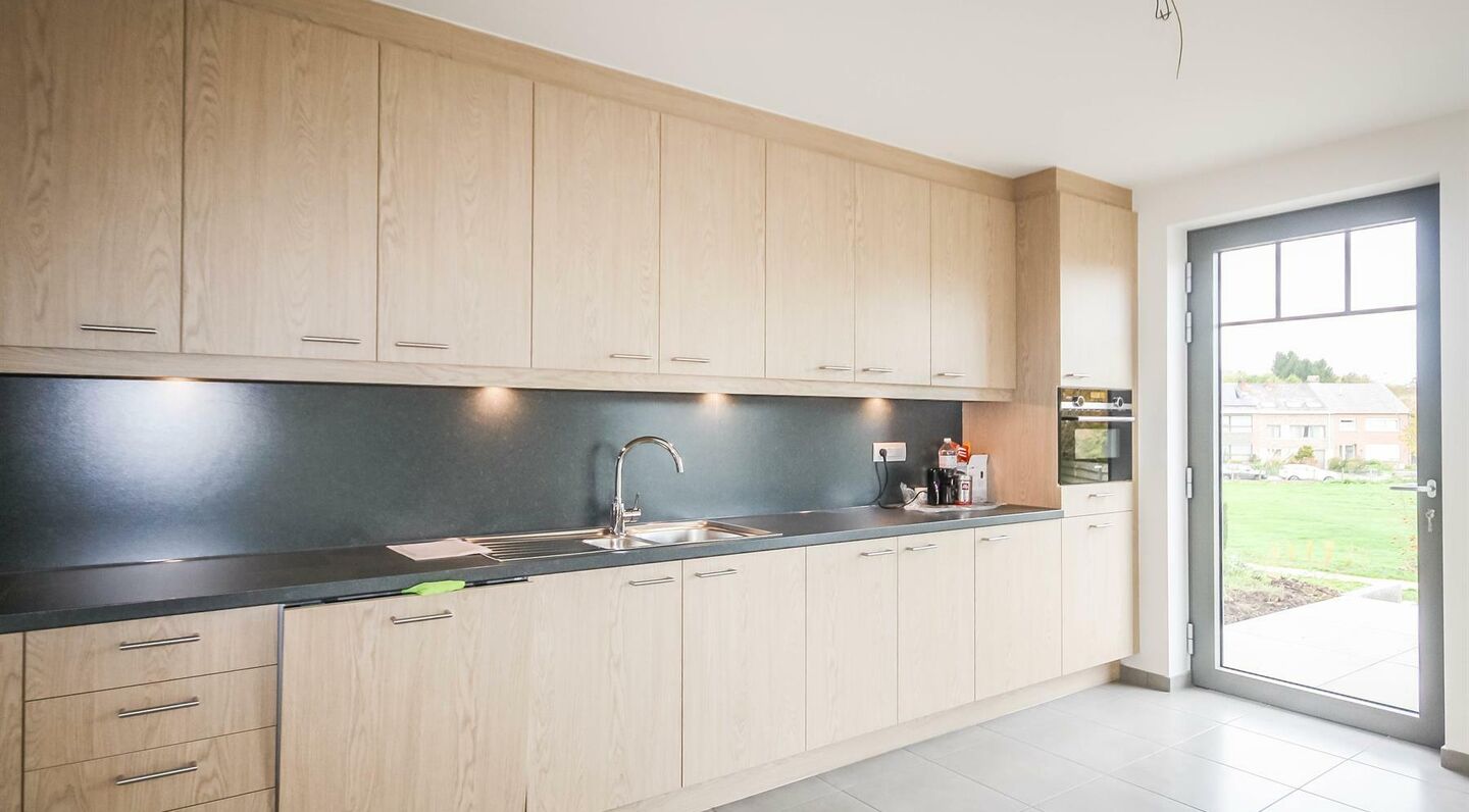 Villa for rent in Sterrebeek