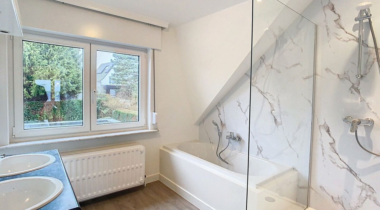 Villa for rent in Sterrebeek