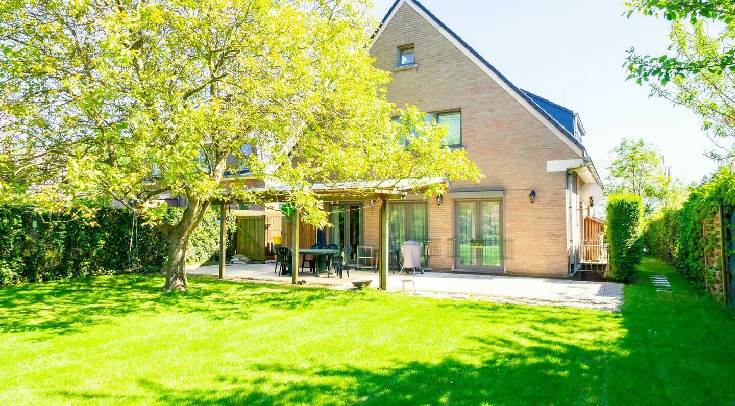Villa for rent in Sterrebeek