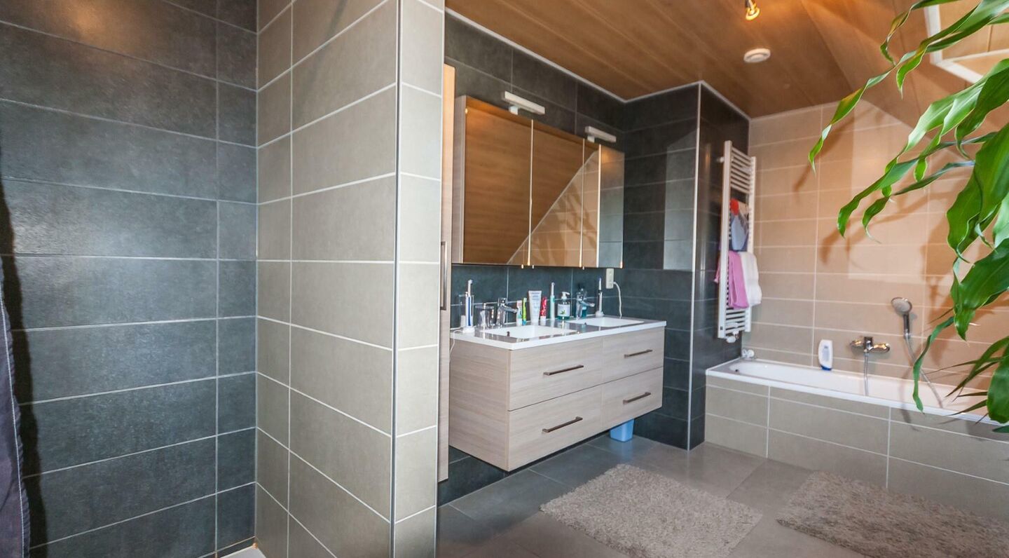 Villa for rent in Vossem